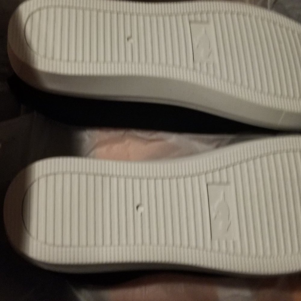 Size 9 womens shoes - Picture 2 of 4